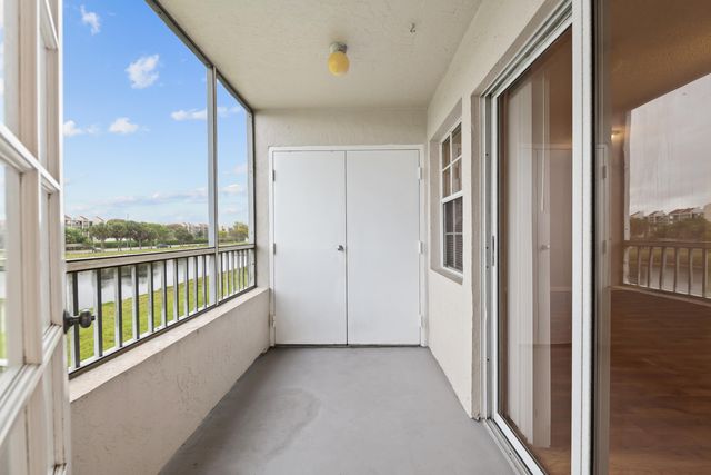 2861 N Oakland Forest Drive 202, Oakland Park, FL 33309