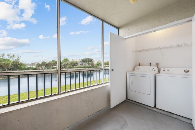 2861 N Oakland Forest Drive 202, Oakland Park, FL 33309