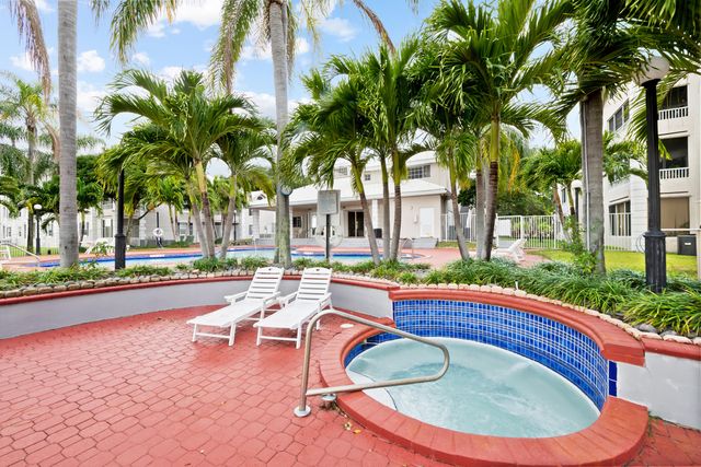 2861 N Oakland Forest Drive 202, Oakland Park, FL 33309