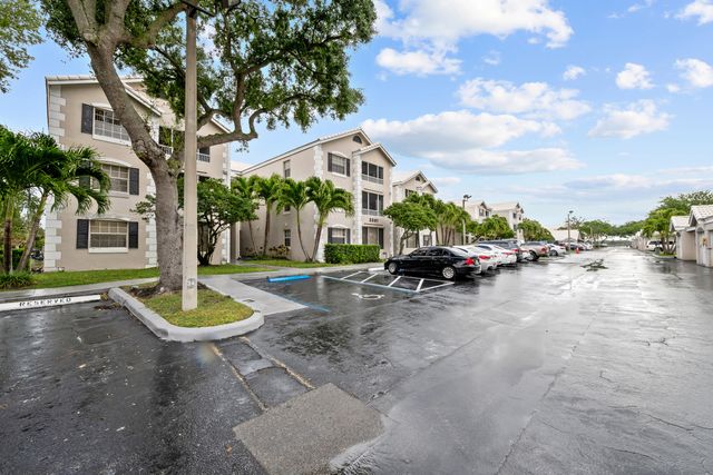 2861 N Oakland Forest Drive 202, Oakland Park, FL 33309