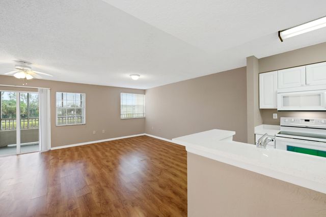 2861 N Oakland Forest Drive 202, Oakland Park, FL 33309
