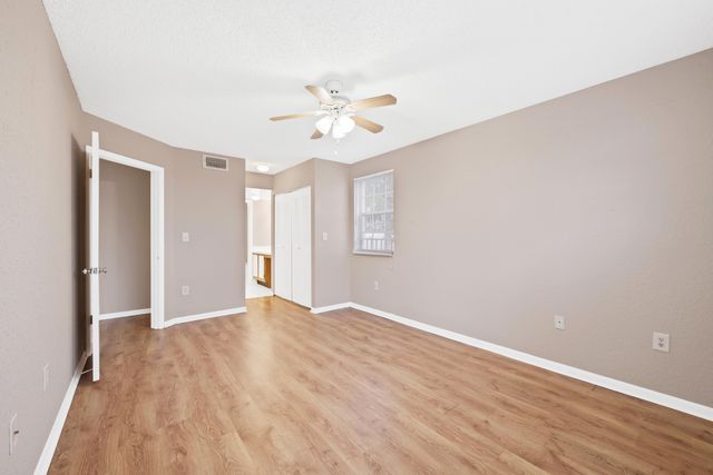 2861 N Oakland Forest Drive 202, Oakland Park, FL 33309