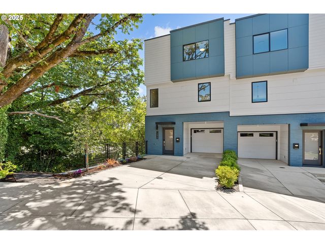 7298 Sw 13th Dr, Portland, OR 97239