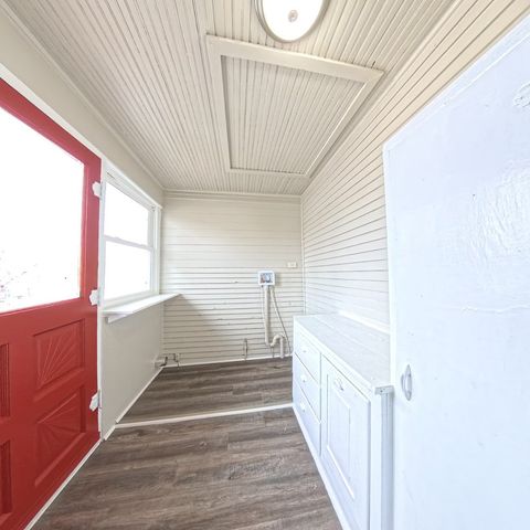 806 S Roche Street, Knoxville, IA 50138