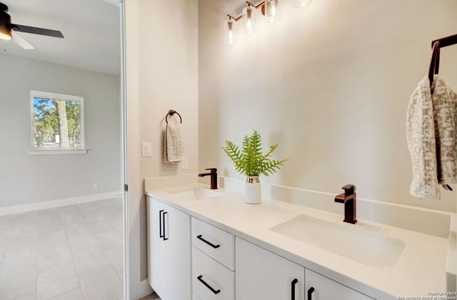 981 Jenny Leigh Trail, Bulverde, TX 78163