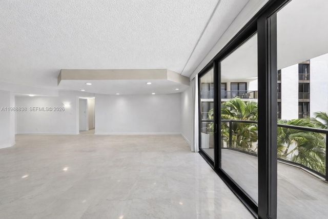 19667 Turnberry Way 6A, Aventura, FL 33180