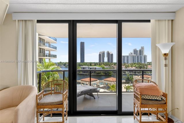 19667 Turnberry Way 6A, Aventura, FL 33180