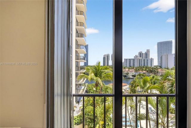 19667 Turnberry Way 6A, Aventura, FL 33180