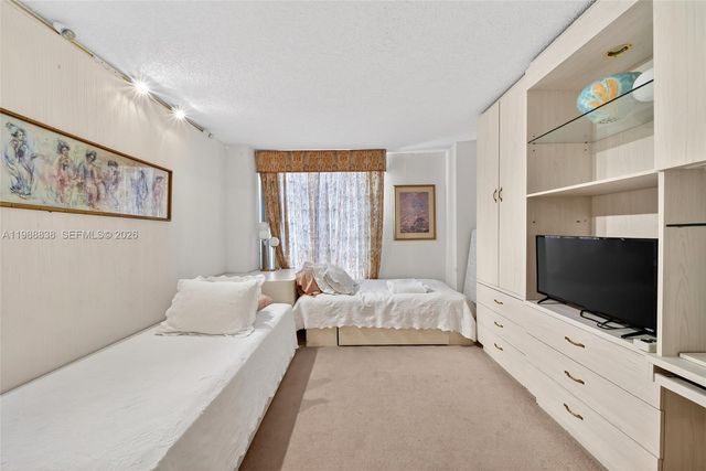 19667 Turnberry Way 6A, Aventura, FL 33180