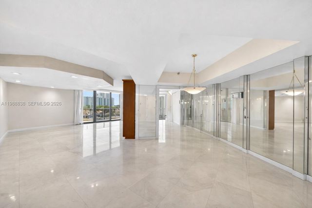 19667 Turnberry Way 6A, Aventura, FL 33180