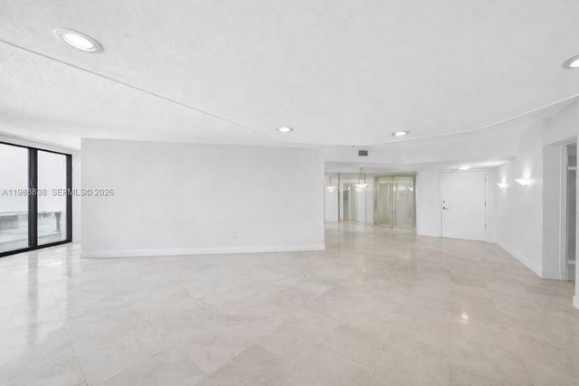 19667 Turnberry Way 6A, Aventura, FL 33180