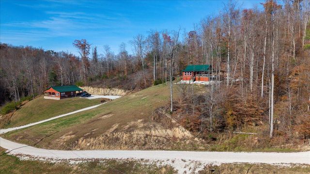 16 Hickory Lane, Campton, KY 41301