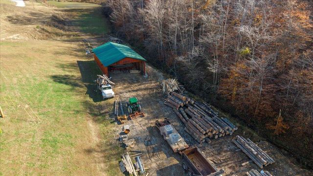 16 Hickory Lane, Campton, KY 41301