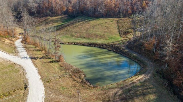 16 Hickory Lane, Campton, KY 41301