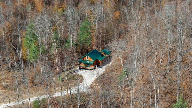 16 Hickory Lane, Campton, KY 41301