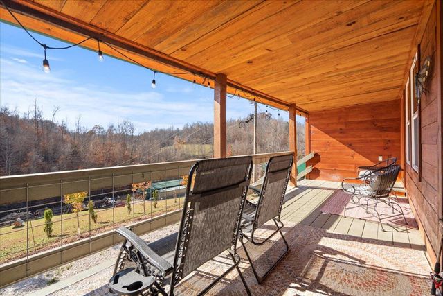 16 Hickory Lane, Campton, KY 41301