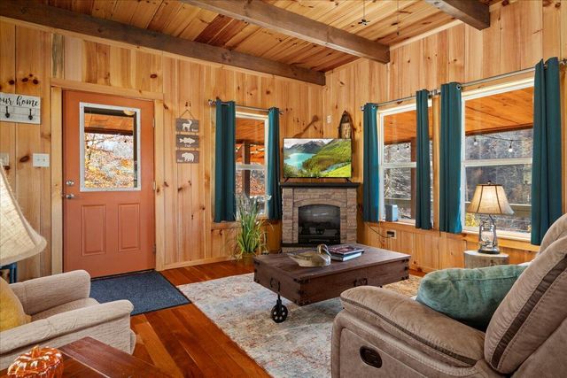 16 Hickory Lane, Campton, KY 41301