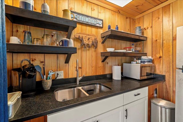 16 Hickory Lane, Campton, KY 41301