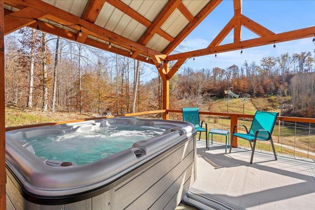 16 Hickory Lane, Campton, KY 41301