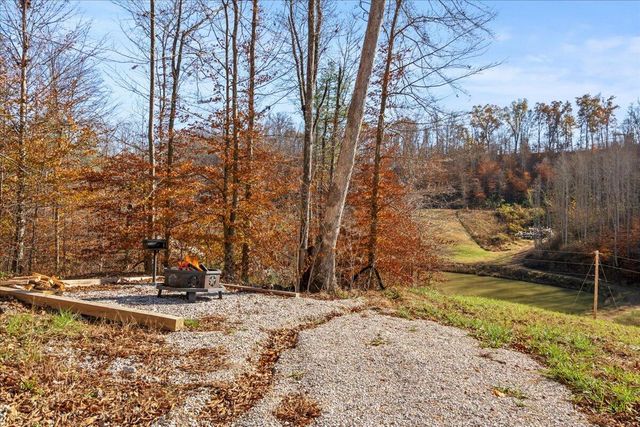16 Hickory Lane, Campton, KY 41301