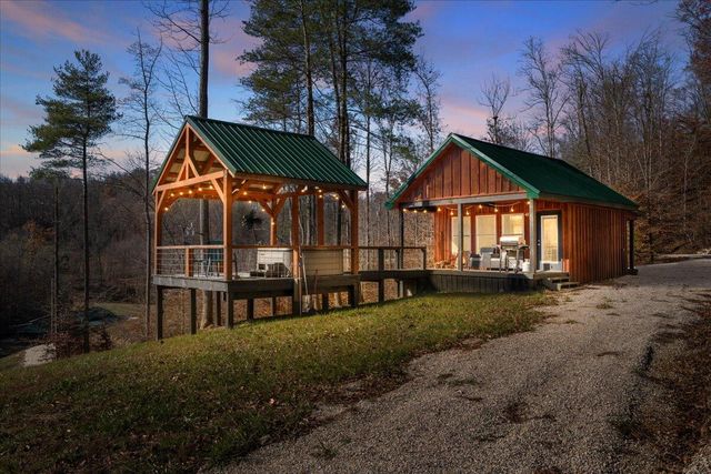 16 Hickory Lane, Campton, KY 41301