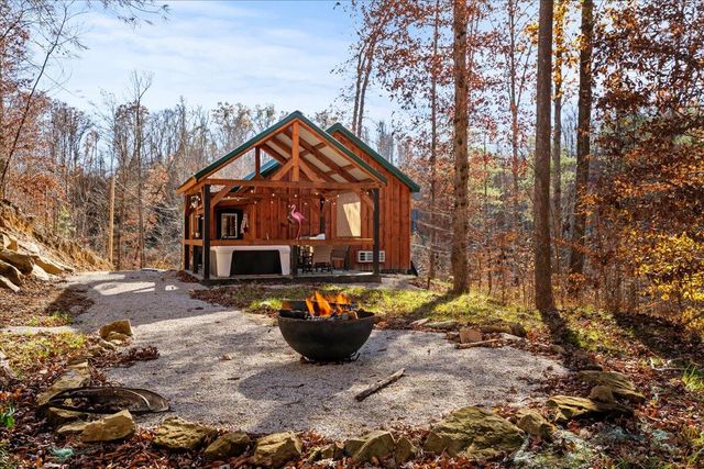 16 Hickory Lane, Campton, KY 41301