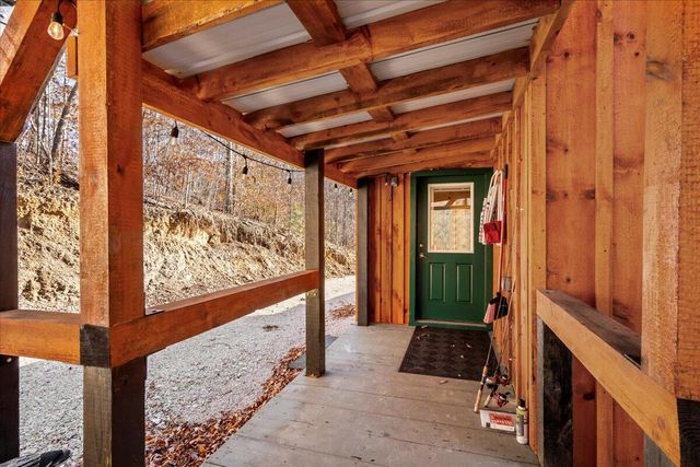 16 Hickory Lane, Campton, KY 41301