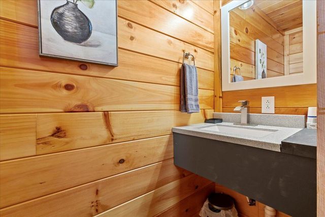 16 Hickory Lane, Campton, KY 41301