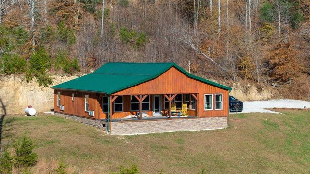16 Hickory Lane, Campton, KY 41301