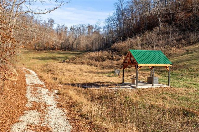 16 Hickory Lane, Campton, KY 41301