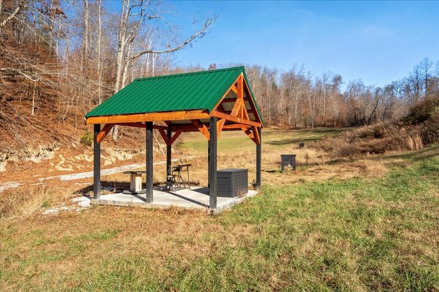 16 Hickory Lane, Campton, KY 41301