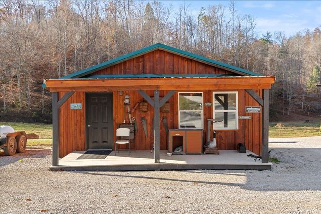 16 Hickory Lane, Campton, KY 41301