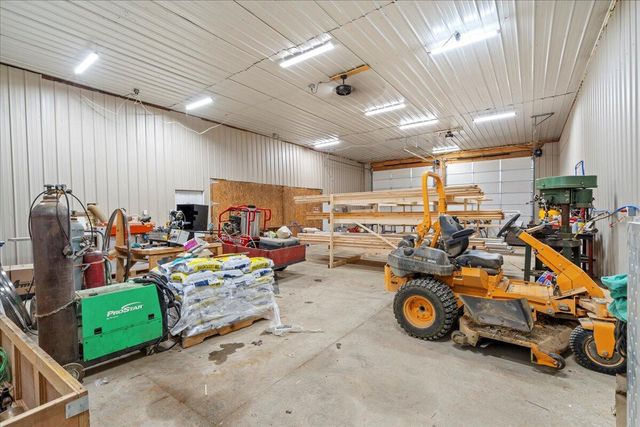 16 Hickory Lane, Campton, KY 41301