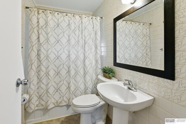 6658 Decatur Street, Omaha, NE 68104