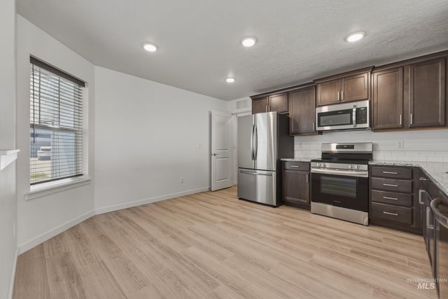 12320 Shadow River St, Caldwell, ID 83607