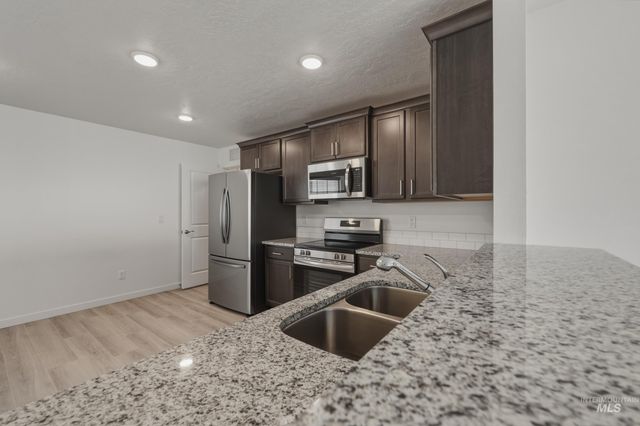 12320 Shadow River St, Caldwell, ID 83607