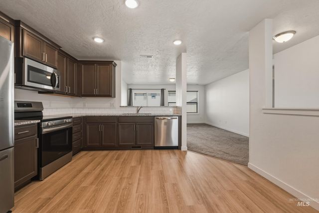 12320 Shadow River St, Caldwell, ID 83607