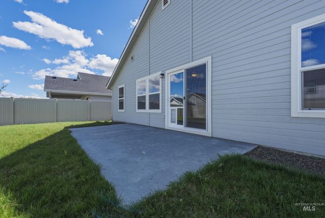 12320 Shadow River St, Caldwell, ID 83607