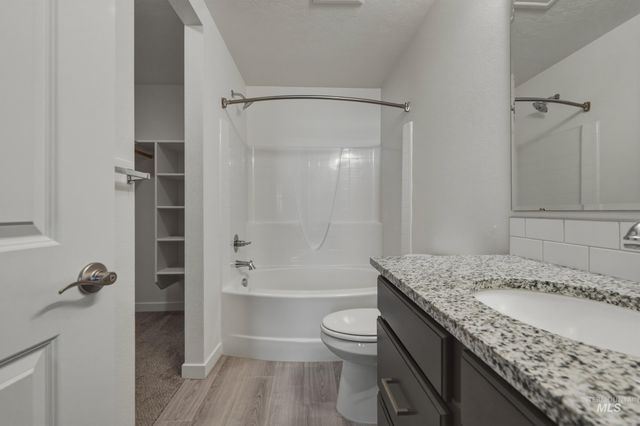 12320 Shadow River St, Caldwell, ID 83607