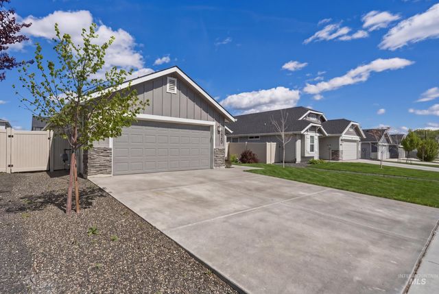 12320 Shadow River St, Caldwell, ID 83607