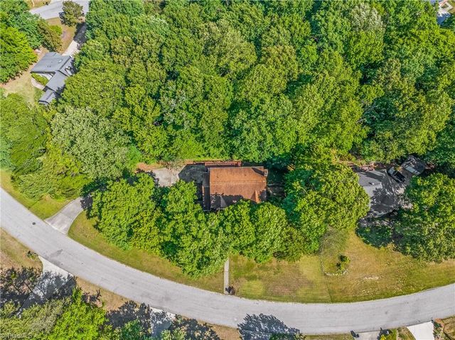 9412 Horse Creek Run, Kernersville, NC 27284