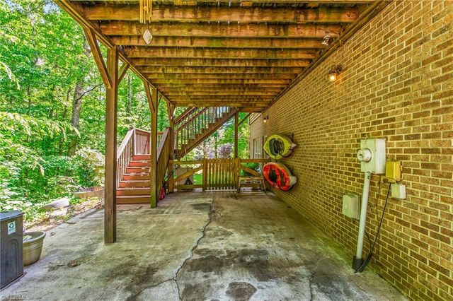 9412 Horse Creek Run, Kernersville, NC 27284