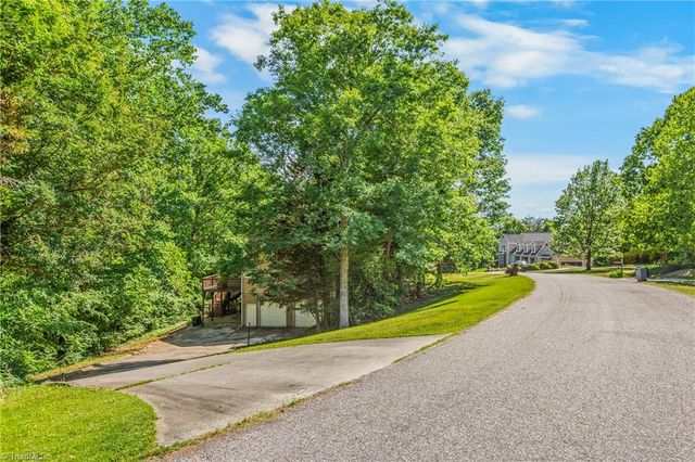9412 Horse Creek Run, Kernersville, NC 27284