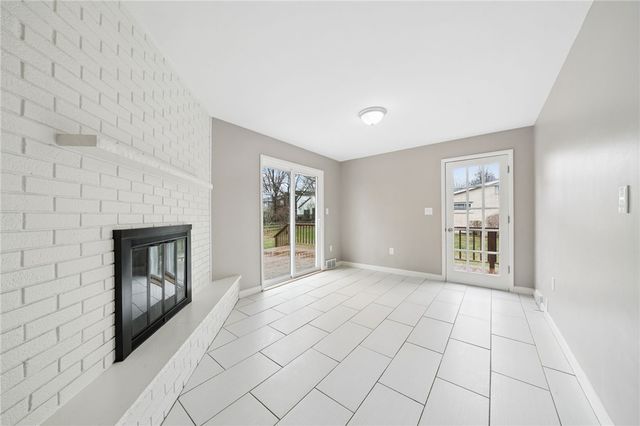 3560 Meadow Gate Dr, Murrysville, PA 15668