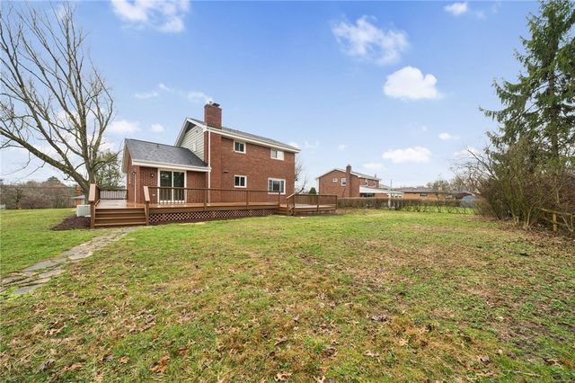 3560 Meadow Gate Dr, Murrysville, PA 15668