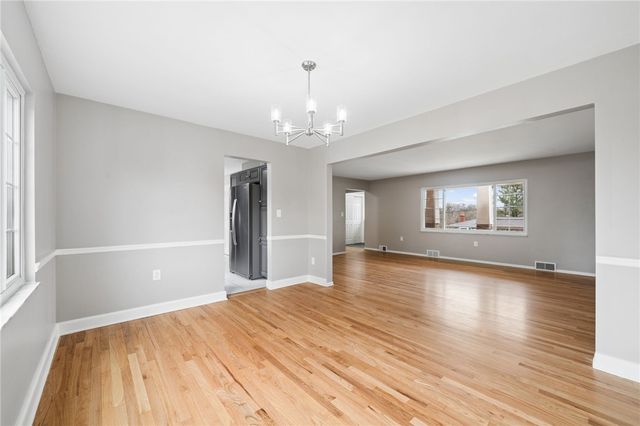 3560 Meadow Gate Dr, Murrysville, PA 15668