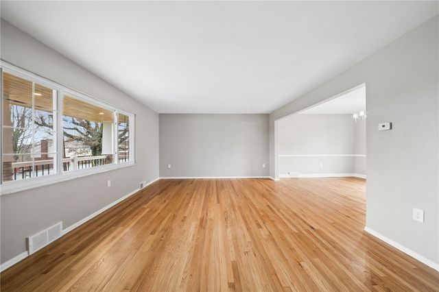 3560 Meadow Gate Dr, Murrysville, PA 15668