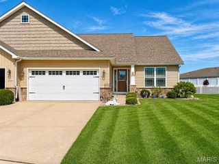 7321 Graythorn Court A, Troy, IL 62294