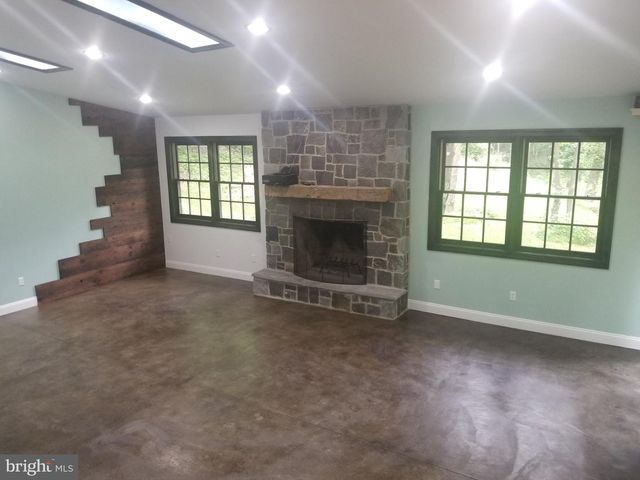 1574 STOUFF RD, Downingtown, PA 19335