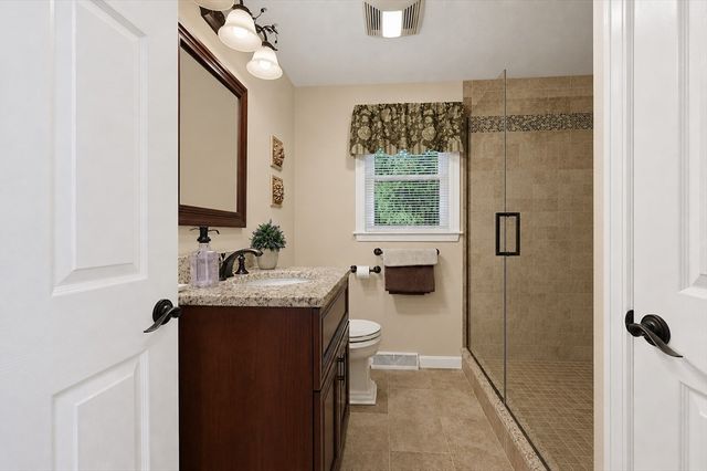 10 Douglas Ave, Methuen, MA 01844